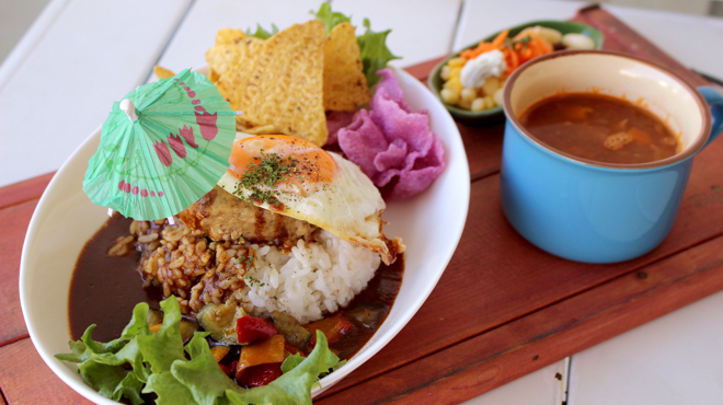 エリーズ カフェ Elly S Cafe 恩納村 カフェ 食べログ