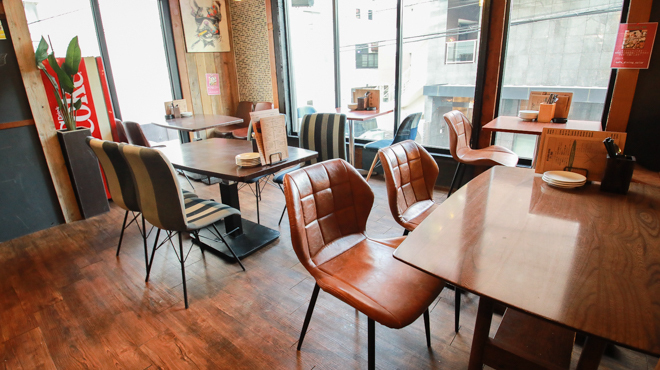 カフェ ダイニング カラー - メイン写真: