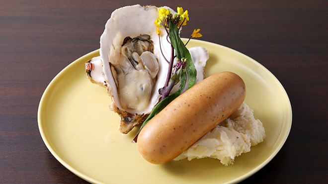 ルバトー - メイン写真:石巻直送生カキとブータンブラン