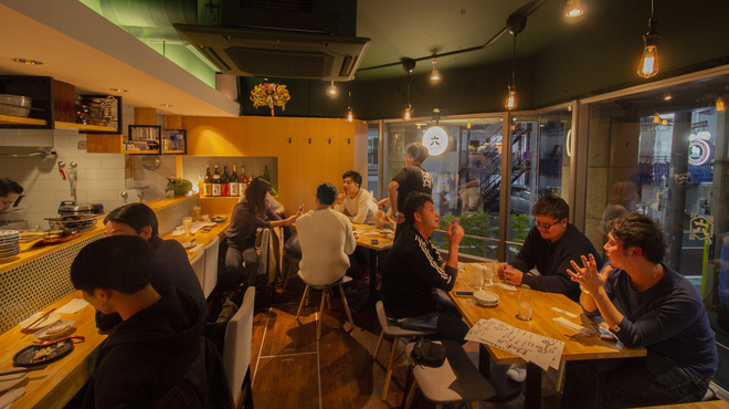 新宿 六 - メイン写真: