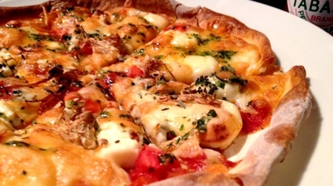 淡菜房 - 料理写真:本日の気まぐれピザ