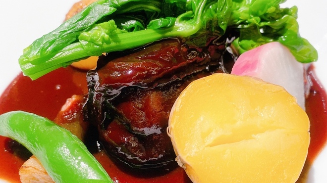Bistro HiNGE Nakameguro - 料理写真:ブッフ・ブルギニョン