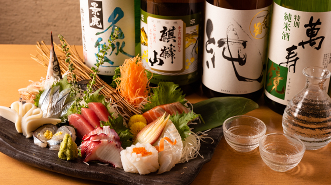 新潟名物 布のり蕎麦とおいしい酒菜 きなせや. - 料理写真:刺盛、一升瓶数本、酒器