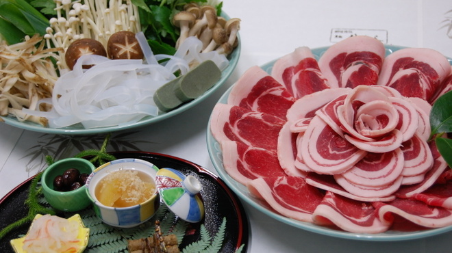 貴船 仲よし - 料理写真:ぼたん鍋　８５００円（１１月～３月まで）
