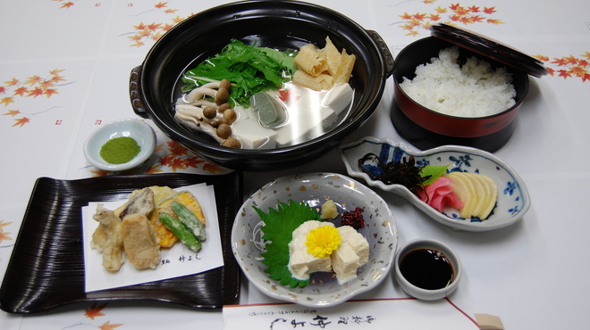 Kibune Nakayoshi - 料理写真:ゆどうふ膳　３５００円（１１月～３月まで）