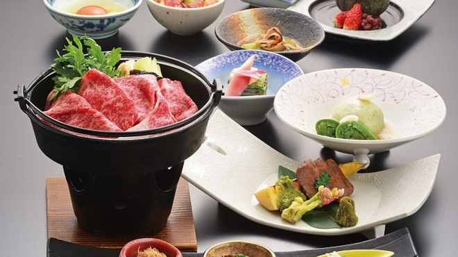 Yonezawa Gyuu Ooki Kongoukaku Sukiyaki Shabushabu Bishamon - メイン写真: