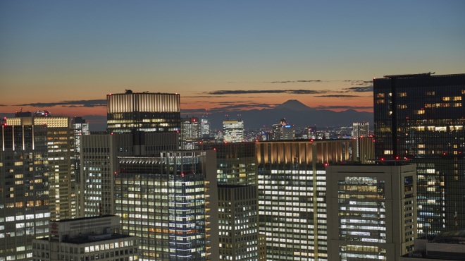 Orientaruraunji - 内観写真:メトロポリスの煌めく摩天楼が借景。