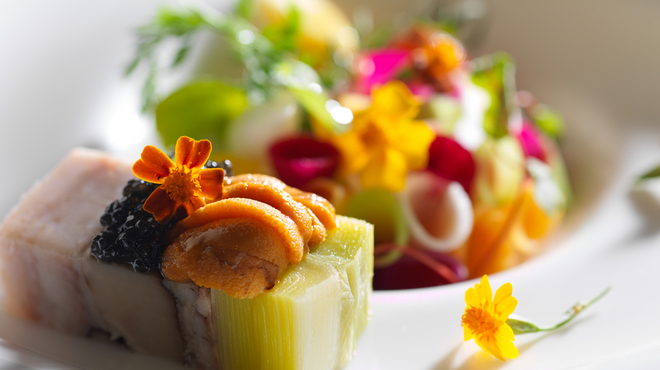 函館大沼 鶴雅リゾート エプイ - 料理写真:【ディナー】フレンチコース＜エプイ＞彩り華やかな盛り付けは目でもお楽しみいただけます。