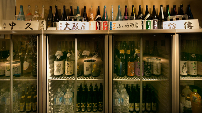 肉と日本酒 - ドリンク写真:冷蔵庫