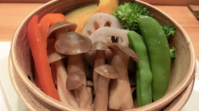 ちゃこ - 料理写真:ホクホクの蒸し野菜　特製味噌とフランス産天日塩で！ 