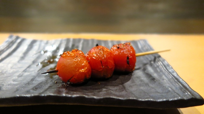 晩鶏 - 料理写真:トマトは箸やすめに