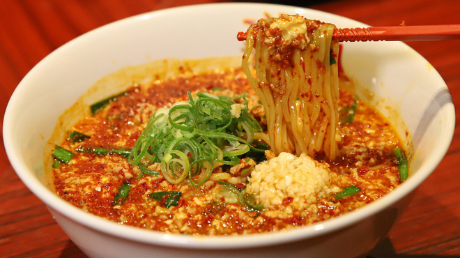 名古屋辛麺 鯱輪 - メイン写真: