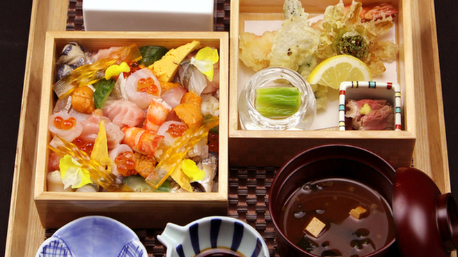 日本料理 吉祥 - 料理写真:ランチ、玉手箱ちらし御膳