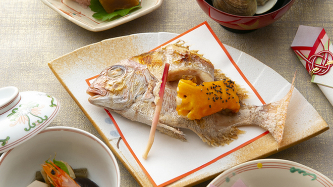 下鴨福助 - 料理写真:お食い初め膳を囲んでお子様のお祝いを。