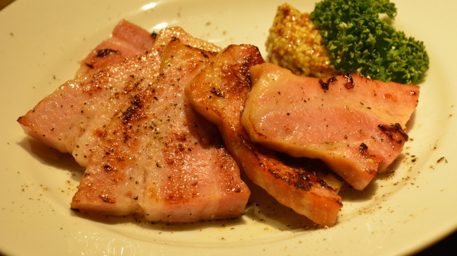 お酒の美術館 京都三条烏丸レトロパブ - 料理写真: