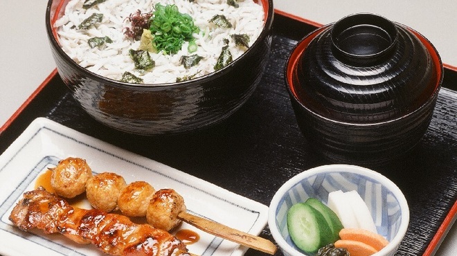 もろ川 - 料理写真:釜揚げしらす丼