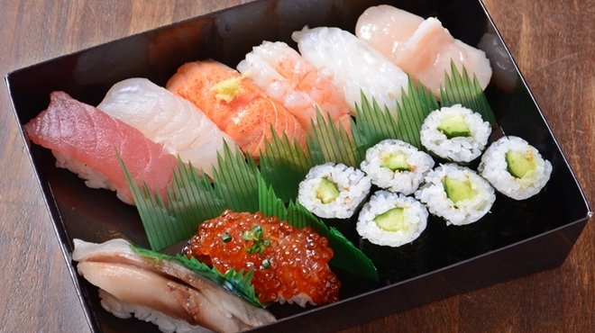 寿司と炉端焼 四季花まる - 料理写真:テイクアウト【花明り】