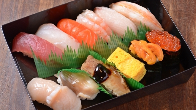 寿司と炉端焼 四季花まる - 料理写真:テイクアウト【花小町】