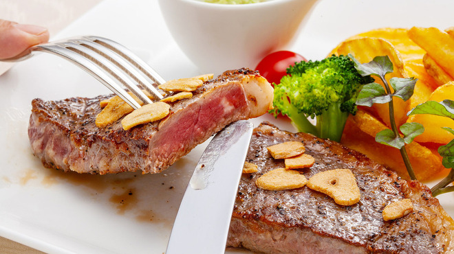 フランス料理レストラン ベルビュー - 料理写真:ヴォリューム満点のサーロインランチ