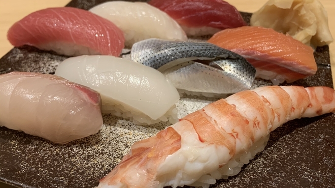 Sushi Tsukiuda - 料理写真: