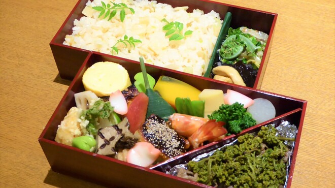 おかもと - 料理写真:牛肉,花山椒二段弁当