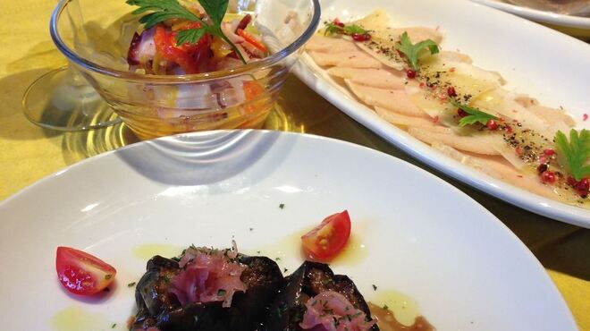 チキンプレイス ロティサリーズ - メイン写真: