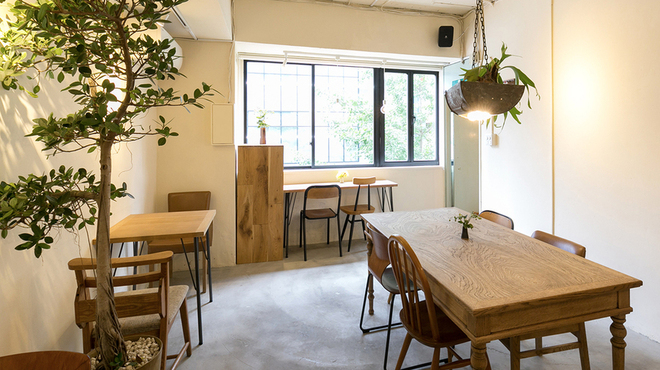 Move Cafe ムブカフェ 新宿三丁目 カフェ ネット予約可 食べログ