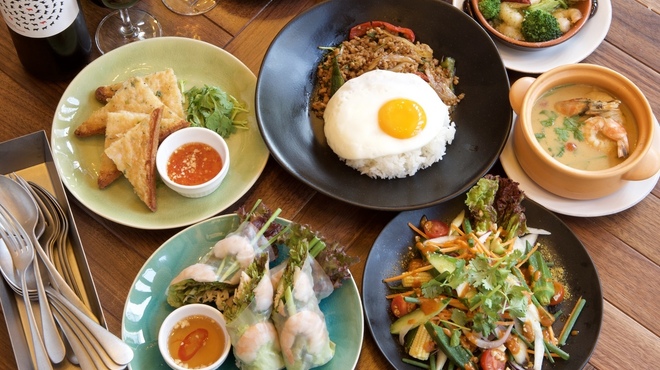 Blueno Oriental Bistro - メイン写真: