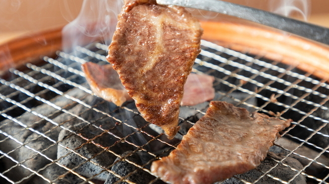 炭火焼肉 おおば - メイン写真: