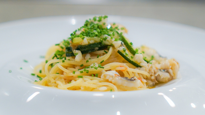 ピアット ディ テアトロ ヒビ - 料理写真:愛知県産の鱧と本みる貝のパスタ