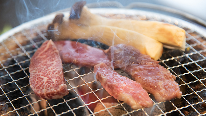 ウレヤ - 料理写真:七輪の炭火焼肉