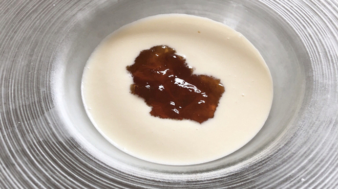 ＢＩＳＴＲＯ Ｂｏｎｎｅ－ｃｈｅｒｅ - 料理写真:玉ねぎとコンソメジュレの冷製スープ