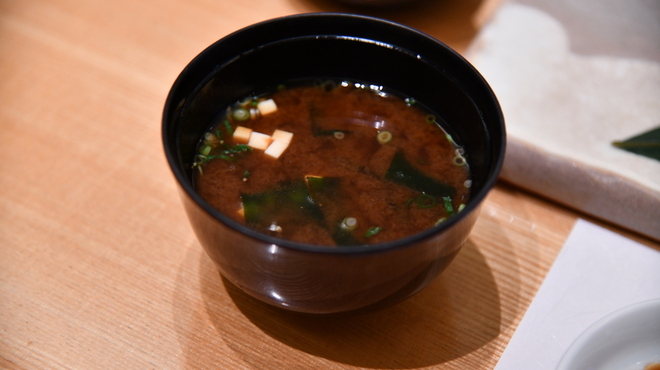 鮨割烹やま中 - 料理写真:赤だし