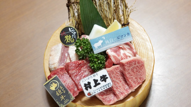 新潟肉と海鮮・50種の地酒 つるまる - メイン写真: