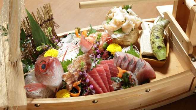 新潟肉と海鮮・50種の地酒 つるまる - メイン写真: