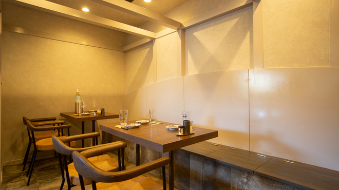 炭火焼 TORIFUKU - 内観写真: