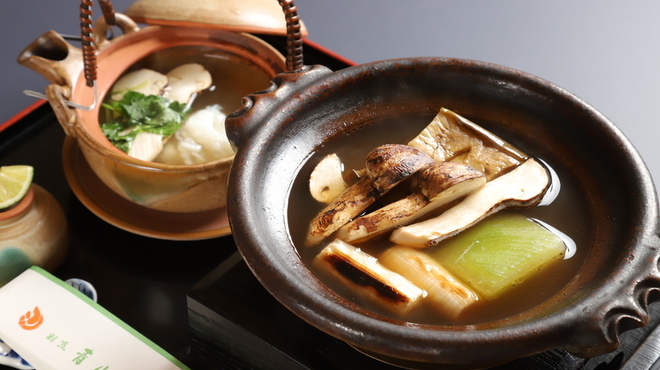割烹 青山 - 料理写真:ハモと松茸の土瓶蒸しと松茸の小鍋