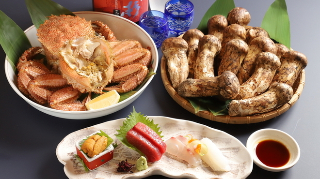 割烹 青山 - 料理写真:お造り・毛ガニ