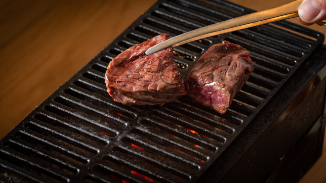 炭火焼肉 金の肉人 - メイン写真: