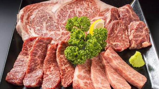 焼き肉 ホルモン まる金 - メイン写真: