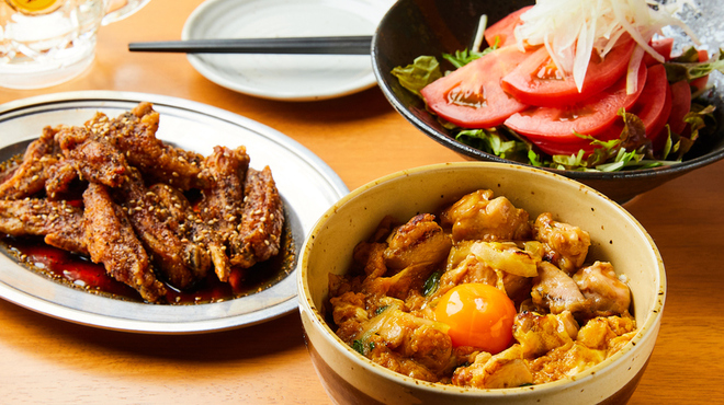 炭火焼鶏たまい でん六 - メイン写真: