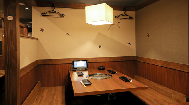 焼肉 ホルモン 牛繁 - メイン写真: