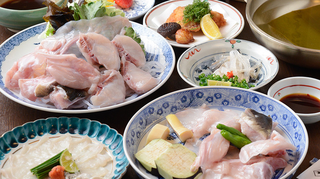 たらふく - 料理写真:炭焼ふぐとてっちりが両方味わえる。焼なべコース。