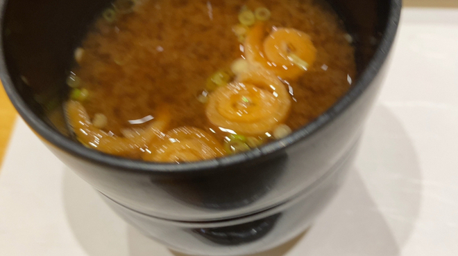 すし 弥助 - 料理写真:味噌汁
