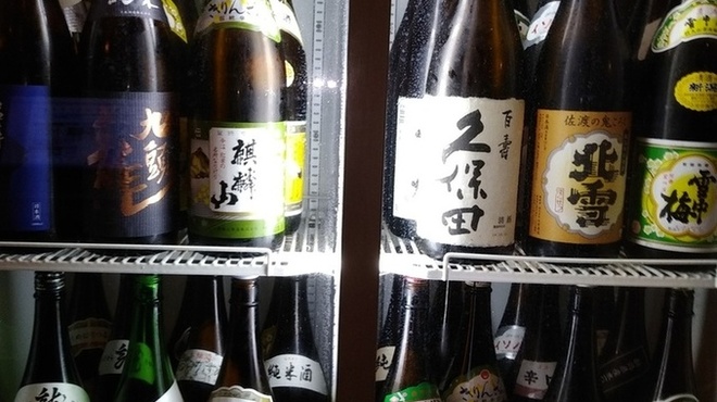 Totomaru - ドリンク写真:新潟のお酒530円、６３０円。小山のお酒３８０円。純米生酒880円。