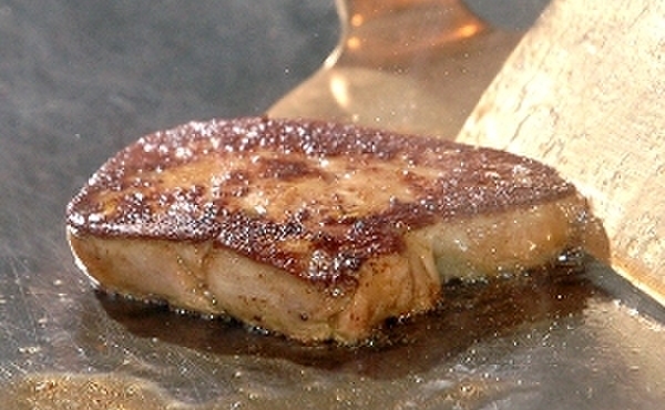 ステーキハウスハマ - 料理写真:一番のお薦め品『フレッシュフォアグラのソテー　岩海苔ソース』