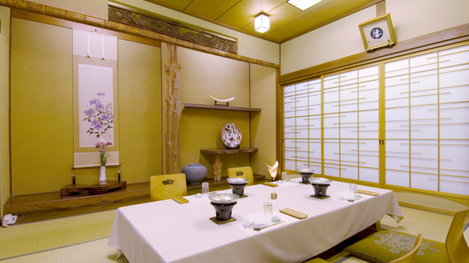 割烹 福助 - 内観写真:個室４名席です。