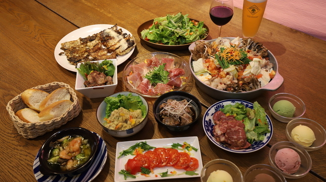 元祖トマトラーメンと辛麺とトマトもつ鍋 三味 - メイン写真: