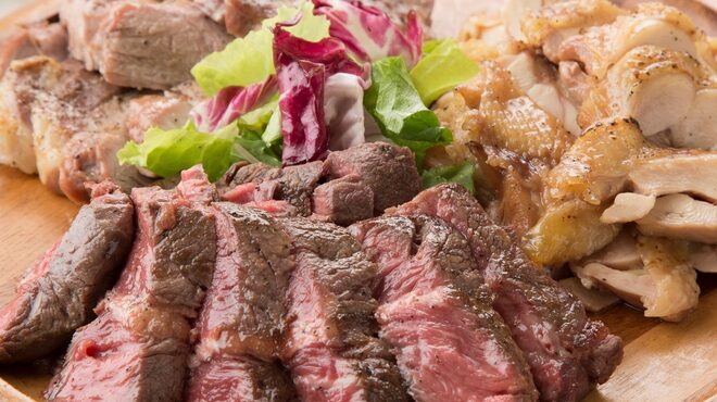 肉バル サルーテ - メイン写真: