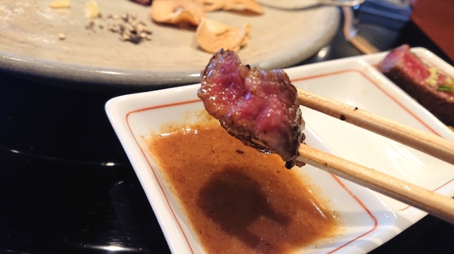 阿蘇迎賓館 縷々 - 料理写真:炭火焼きのお肉